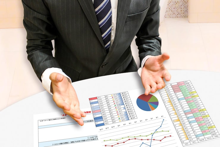 Business Presentation With Charts Financial Data Analysis 707521 131